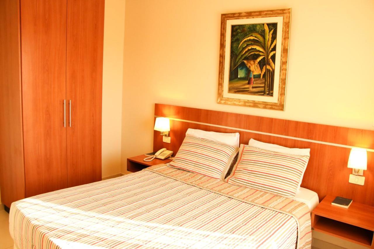 Olimpo Hotel & Suites Itaugua Екстер'єр фото